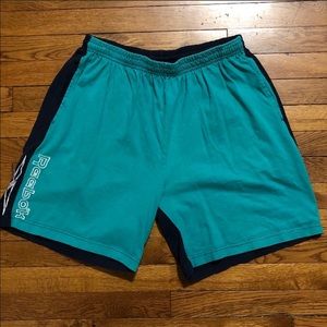 Vintage Reebok shorts - above the knee